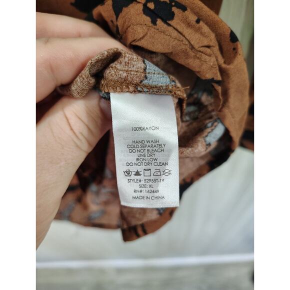 Milk & Honey Women's Rayon Button Up Roll Tab Sleeve Top Brown and Black Size XL - Picture 5 of 7